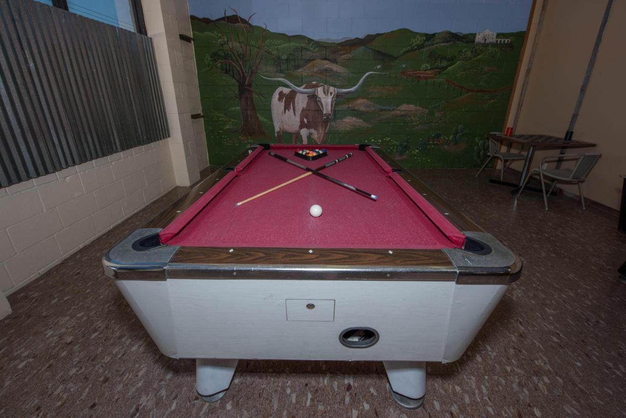 Travelers World Rv Resort San Antonio Bagian luar foto